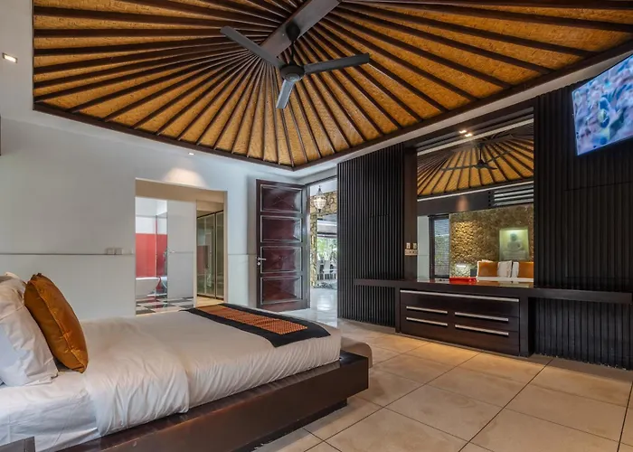 Samudra Raya Villa *